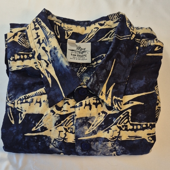 Vibrant Rum Reggae Short Sleeve Button Down Men's Casual Dress Shirt - Picture 10 of 12